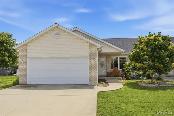 125 Auburn Court #A, Highland, IL 62249