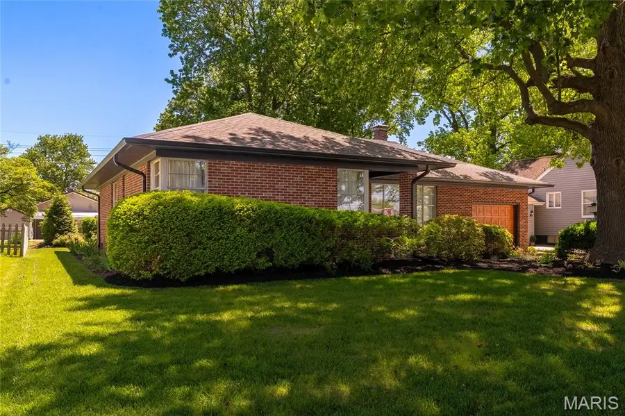 208 S Laurel Street, Du Quoin No 8, IL 62832 - #3