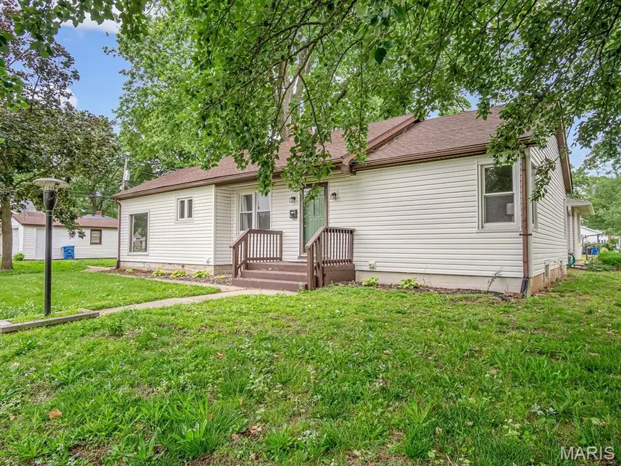 1516 Ash Street, Highland, IL 62249 - #2