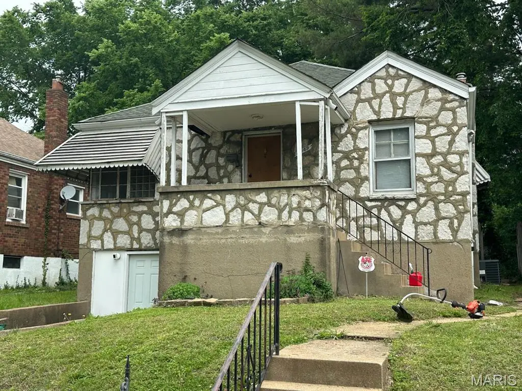 6949 Claremore Drive, Saint Louis, MO 63121 - #1