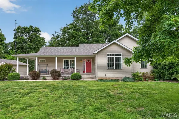 588 Deerfield Road, Walnut Hill, IL 62893