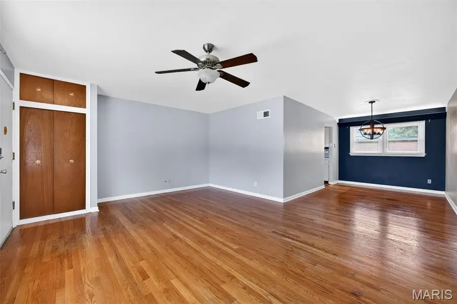 4849 Mohegan Drive, Saint Louis, MO 63123 - #3