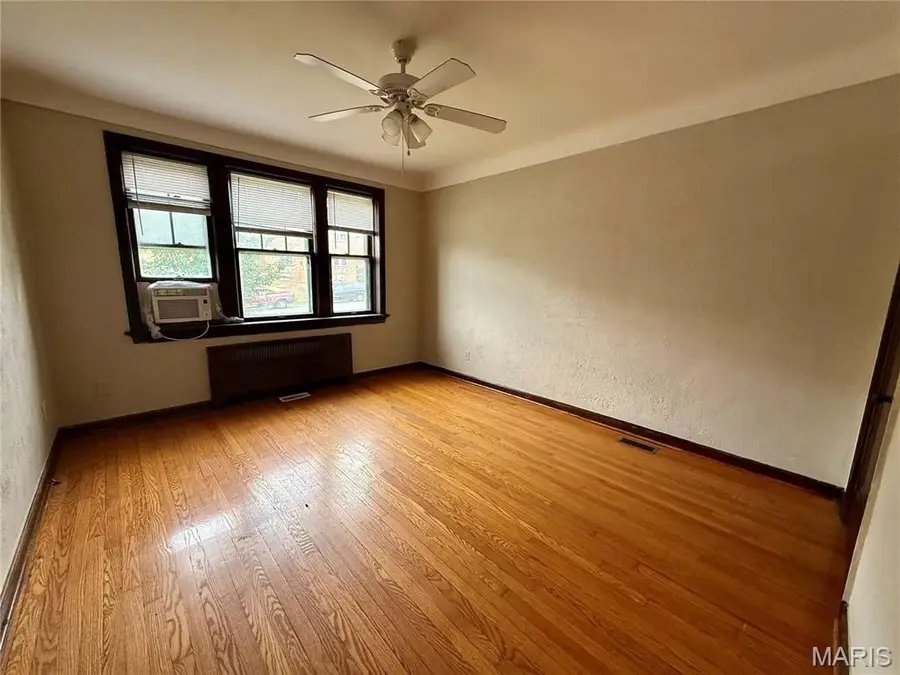3914 Chippewa Street, Saint Louis, MO 63116 - #2