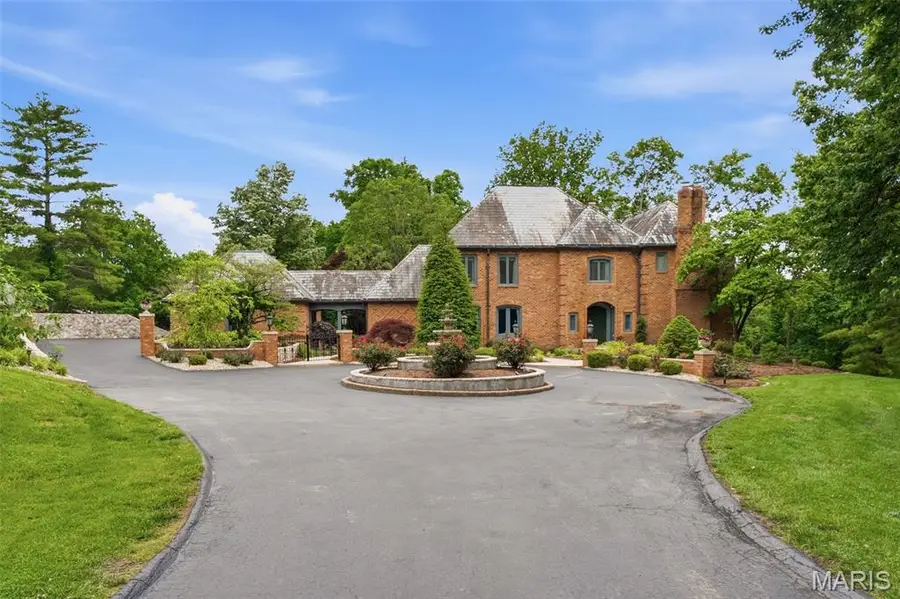 10700 Starhill Drive, Saint Louis, MO 63128 - #2