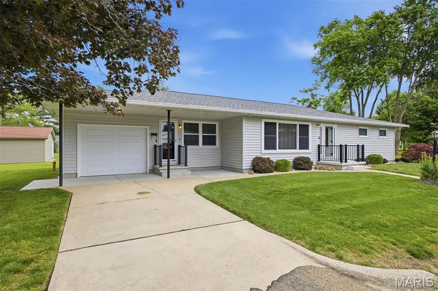 1920 Cypress Street, Highland, IL 62249 - #3