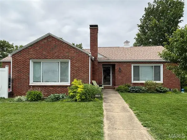 520 W Main Street, Greenville, IL 62246