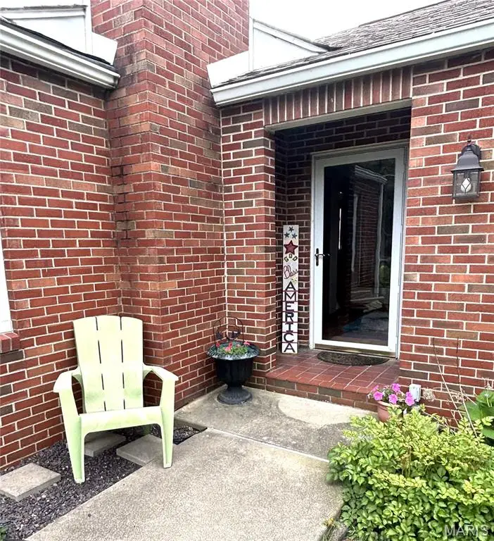 520 W Main Street, Greenville, IL 62246 - #3