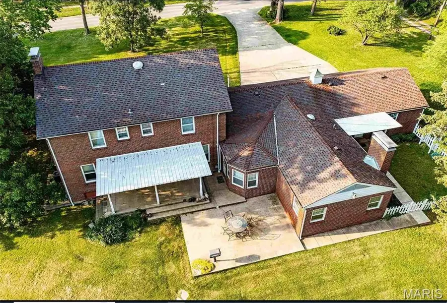 321 W Boone Street, Salem, IL 62881 - #2