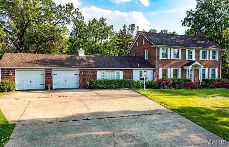 321 W Boone Street, Salem, IL 62881 - #3