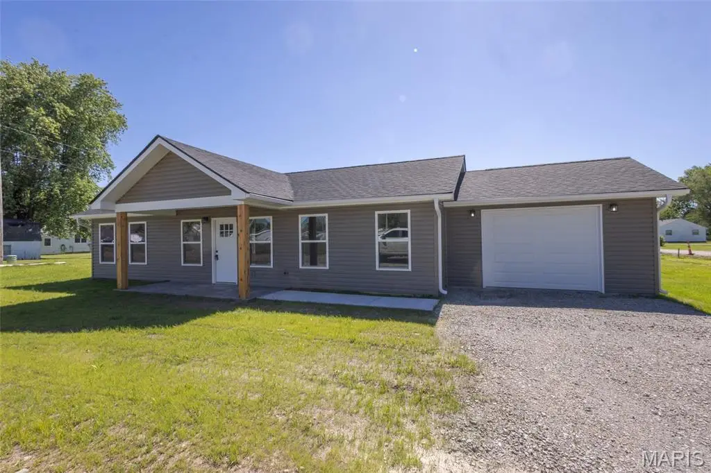 601 S Oak Street, Vandalia, MO 63382 - #1