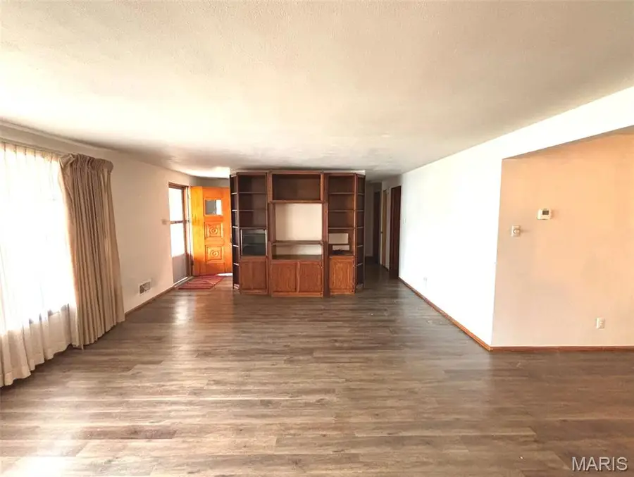331 Illinois, Salem, IL 62881 - #3