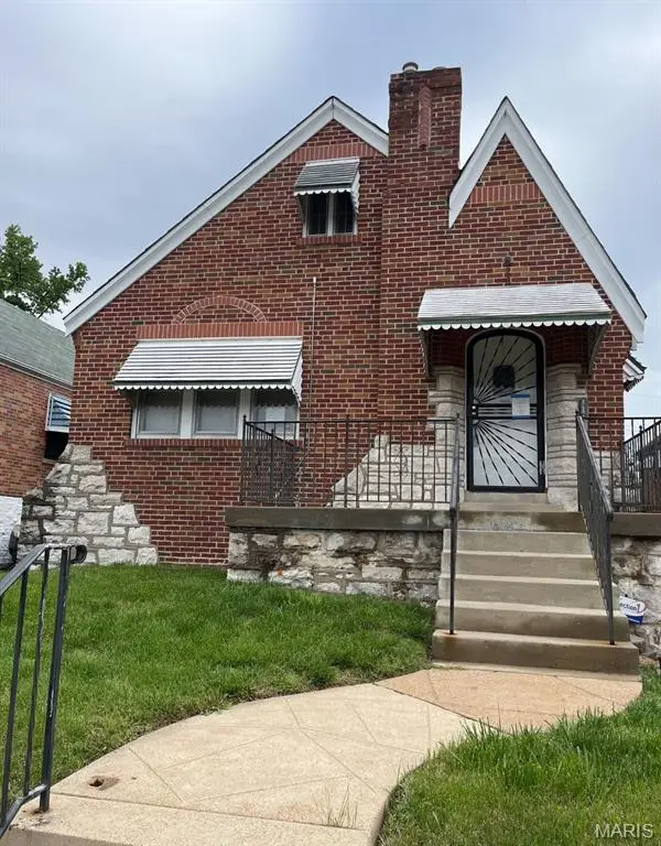 1533 Gieseking Lane, St Louis, MO 63147