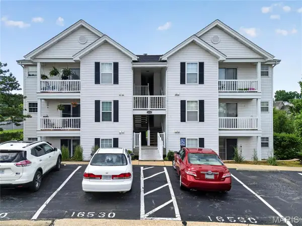 16560 Victoria Crossing Drive #J, Grover, MO 63040
