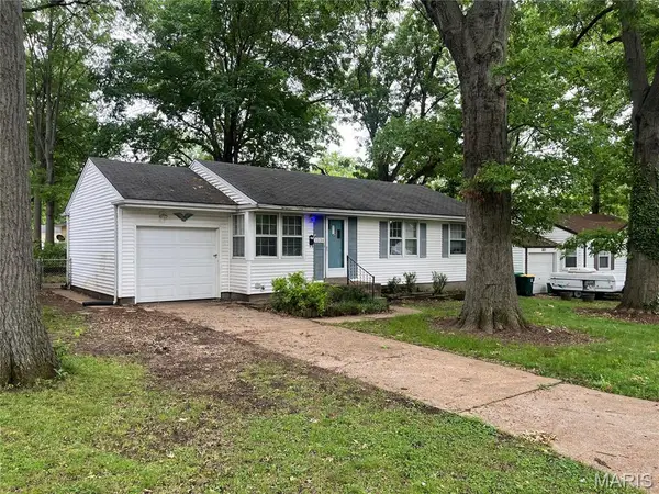 1534 Comet Drive, St Louis, MO 63137