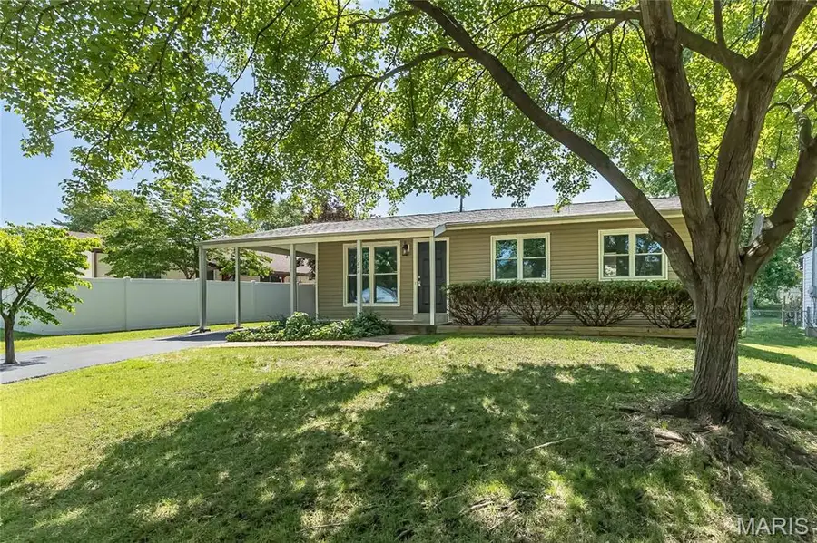 11848 Foxwood Drive, Maryland Heights, MO 63043 - #2