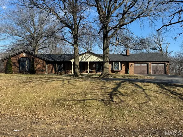 2702 Lakewood Dr, Vandalia, IL 62471