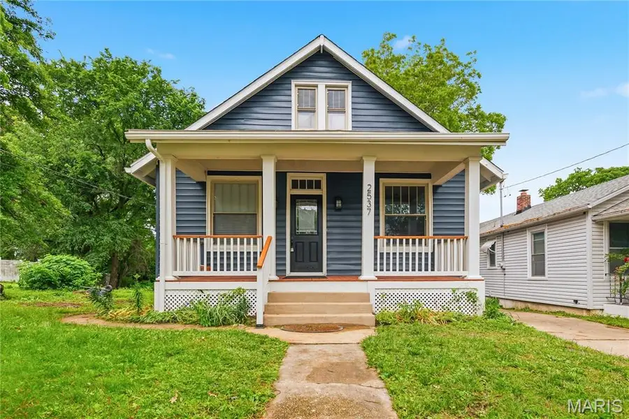 2537 Bredell Avenue, Maplewood, MO 63143 - #2