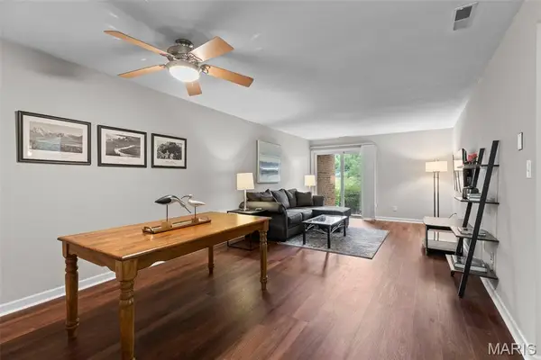 1926 Hunting Lake Court #104, St Louis, MO 63122