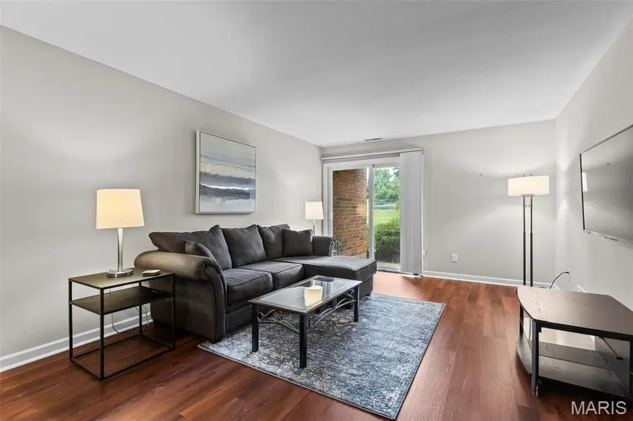 1926 Hunting Lake Court #104, Saint Louis, MO 63122 - #2