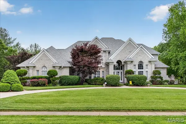 137 Longmeade Drive, O'Fallon, IL 62269