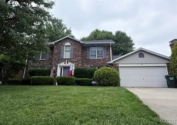 17 Pebble Hill Drive, Belleville, IL 62223