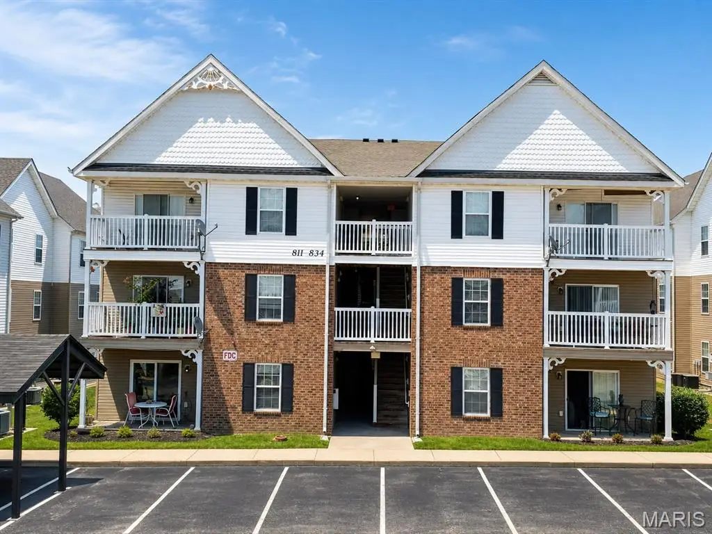 814 Saravalle Drive, Saint Peters, MO 63376 - #1