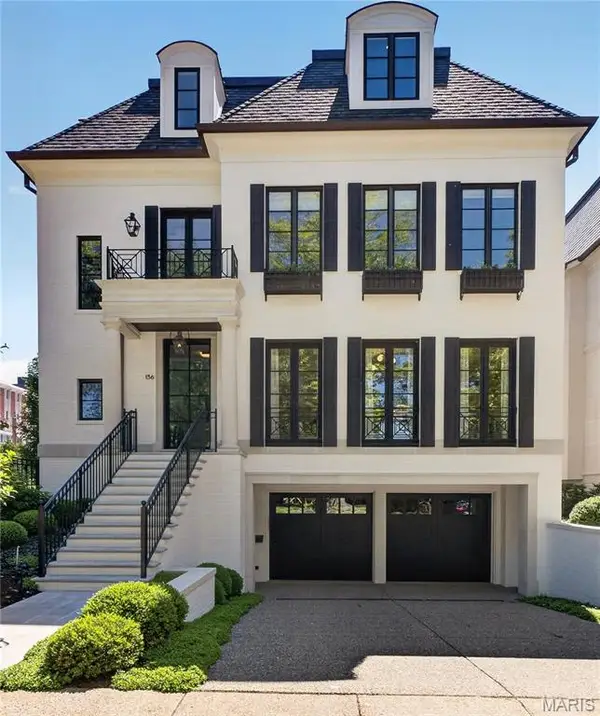 136 N Brentwood Boulevard, Clayton, MO 63105