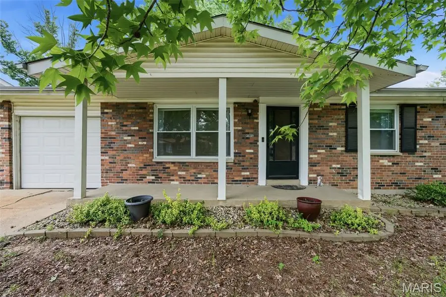 2701 Woodbury Drive, Mehlville, MO 63125 - #3