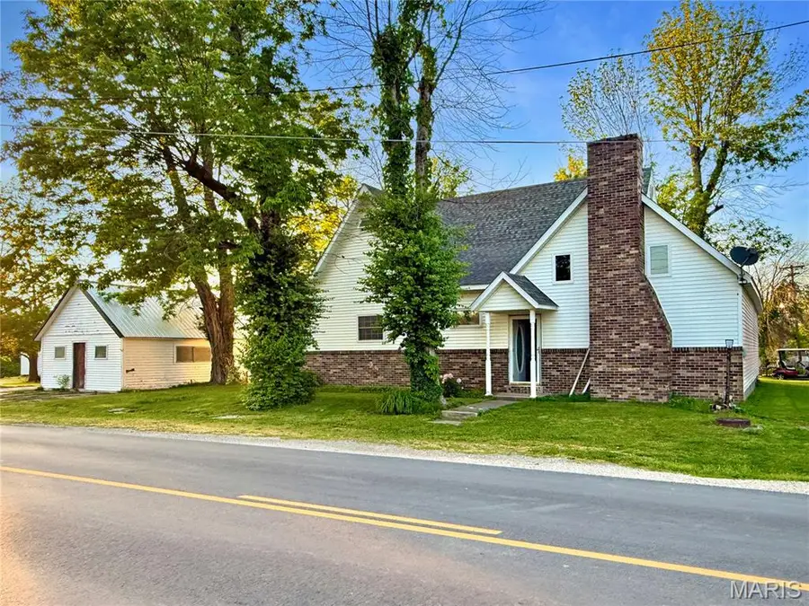 402 W Main Street, Shelbyville, MO 63469 - #2