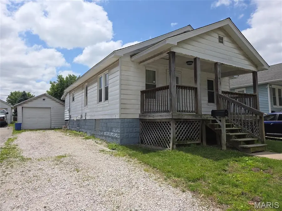 316 Picker Avenue, Wood River, IL 62095 - #2