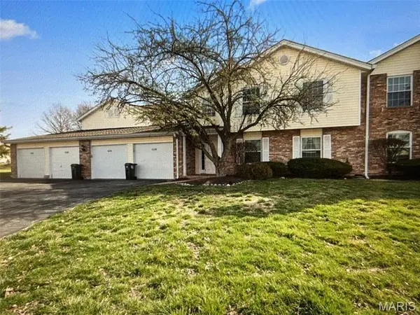 1034 Windstream Drive #14, St Peters, MO 63376