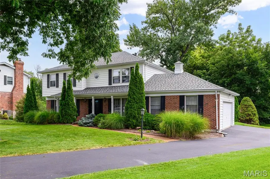 8874 Woodpark Drive, Sunset Hills, MO 63127 - #3