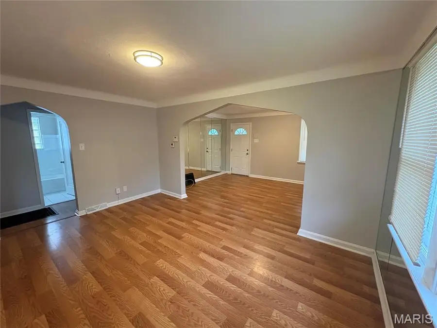 6509 Myron Avenue, Saint Louis, MO 63121 - #2