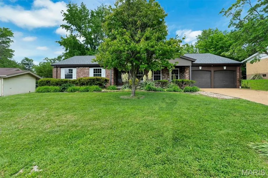 775 Montmartre Drive, Saint Louis, MO 63141 - #3