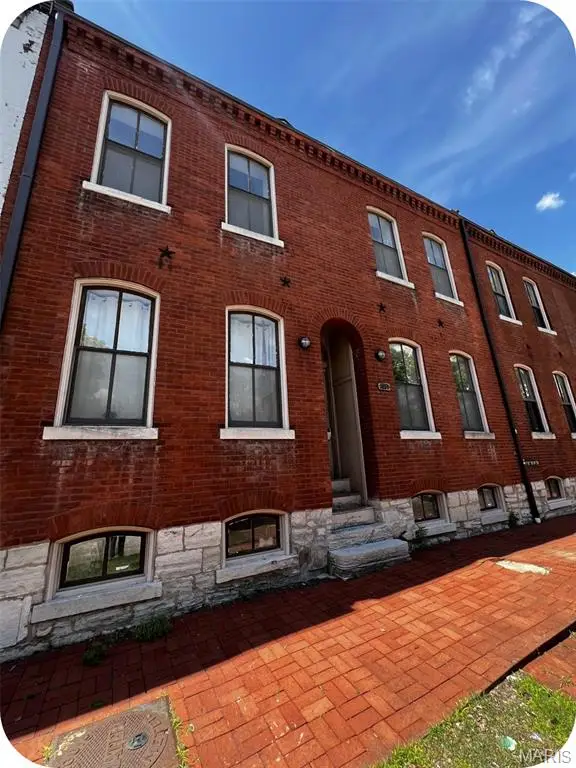 2009 S 11th Street, Saint Louis, MO 63104 - #1