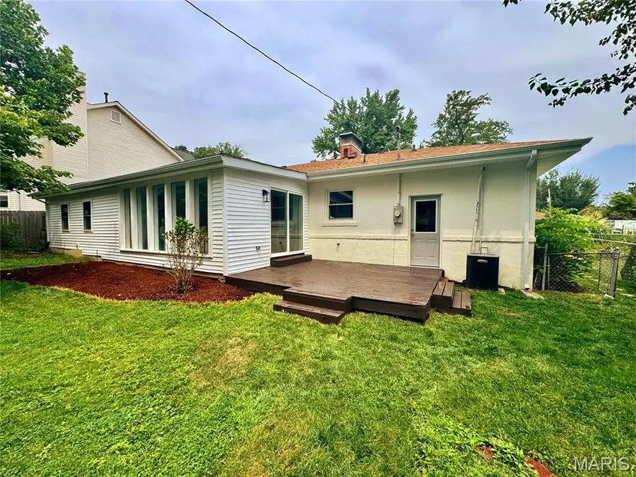 634 Warrenton Drive, Kirkwood, MO 63122 - #2