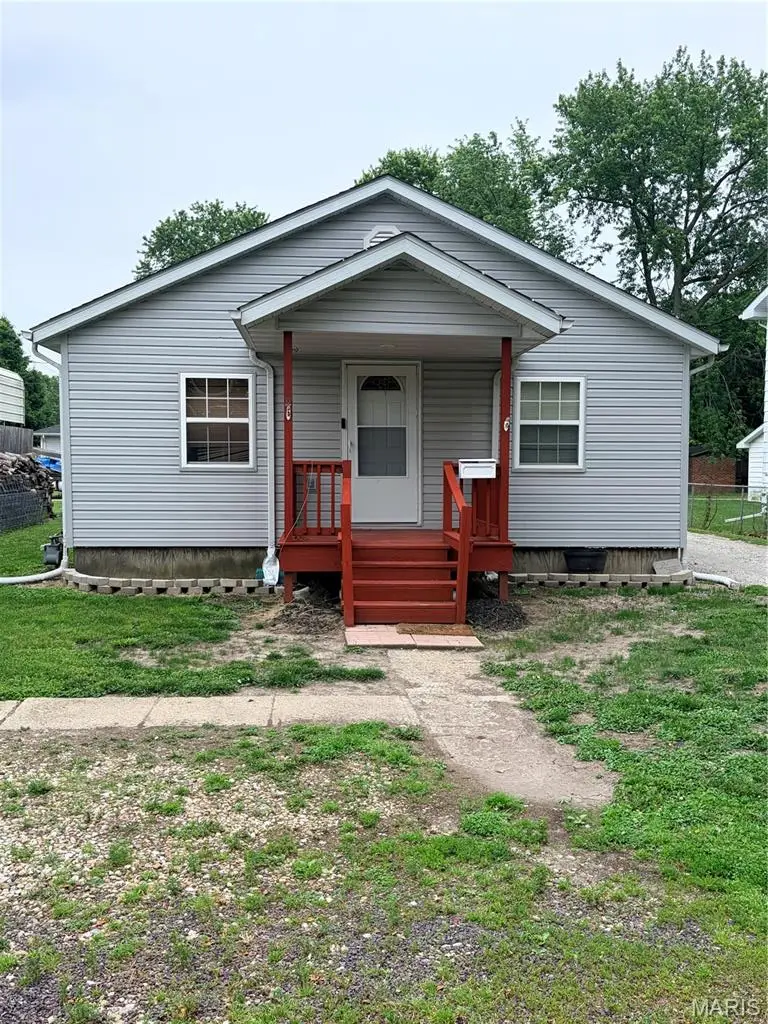 1620 N Monroe Street, Litchfield, IL 62056 - #2