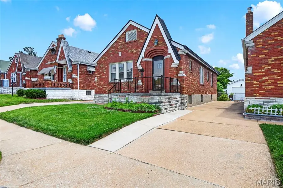 9322 Mackenzie Road, Affton, MO 63123 - #2