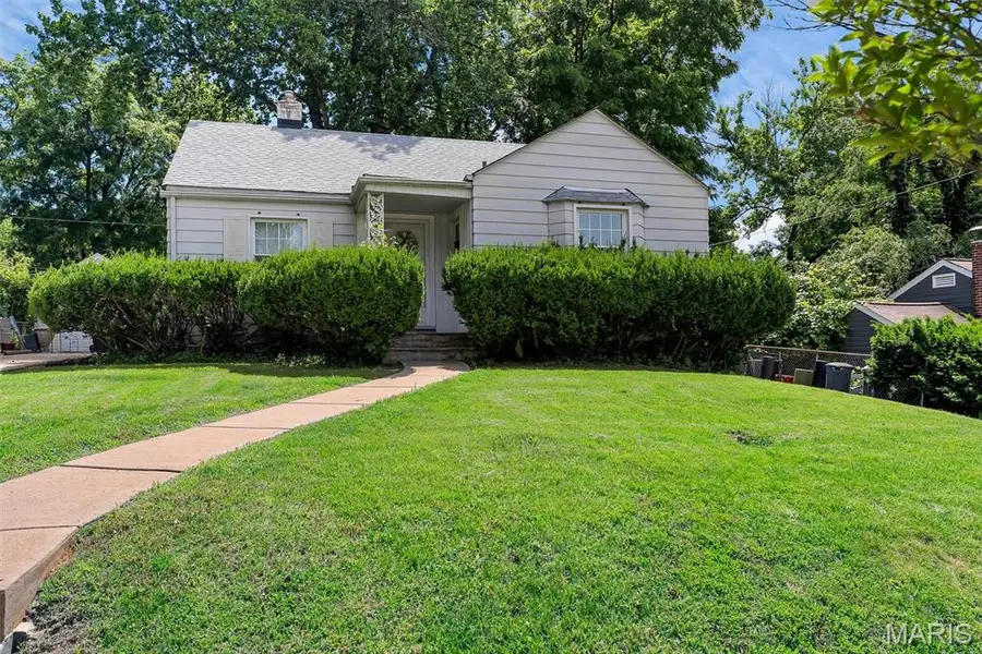 2828 Manderly Drive, Saint Louis, MO 63144 - #2