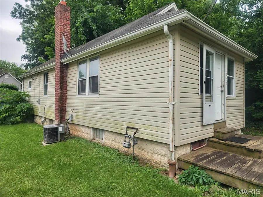 2938 Athens Avenue, Saint Louis, MO 63121 - #2