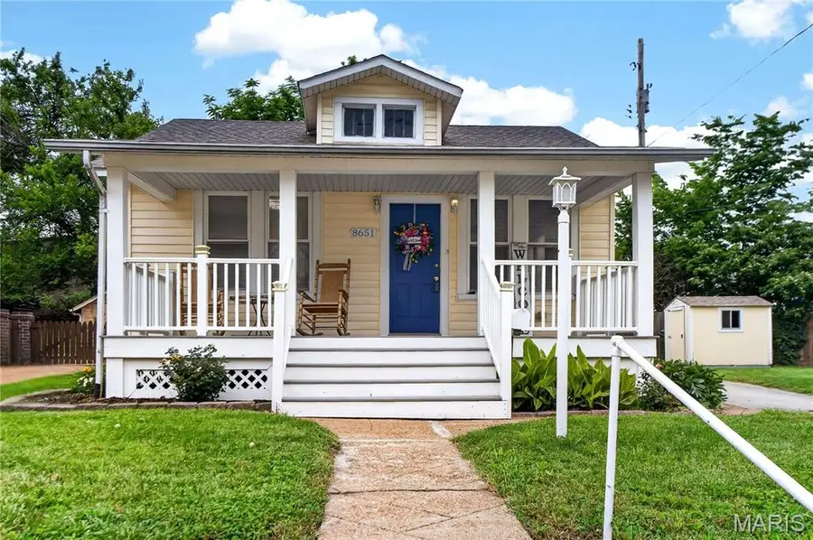 8651 Burton Avenue, Saint Louis, MO 63114 - #2