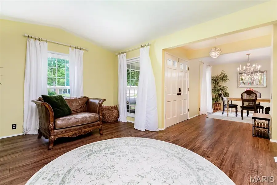6 Pacer Court, Florissant, MO 63033 - #3