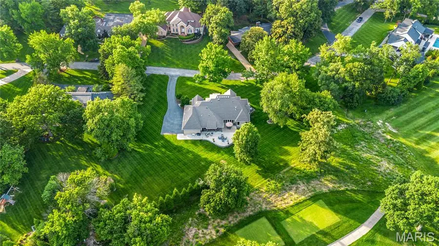 50 Meadowbrook Country Club Estate, Ballwin, MO 63011 - #2