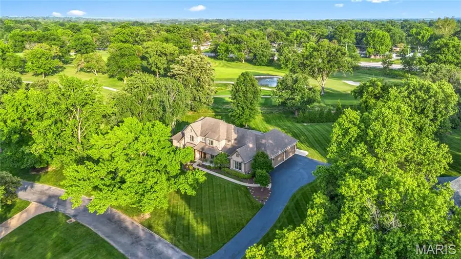 50 Meadowbrook Country Club Estate, Ballwin, MO 63011 - #3