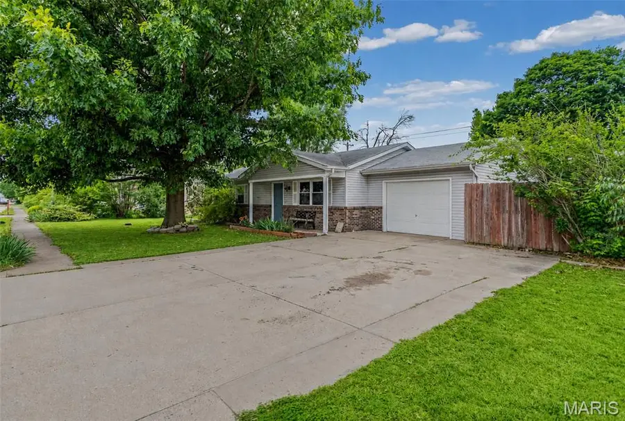 429 Orchard Court, Troy, IL 62294 - #2