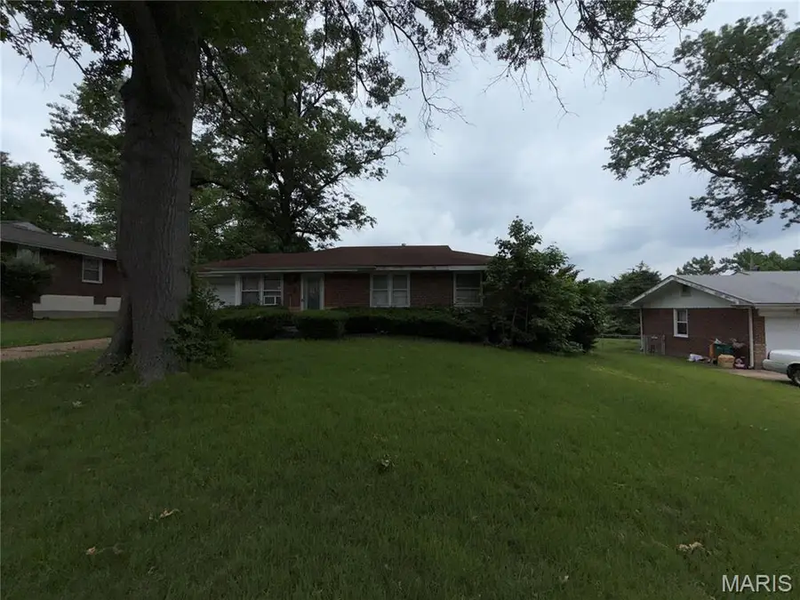 1233 Ensley Drive, Saint Louis, MO 63137 - #2