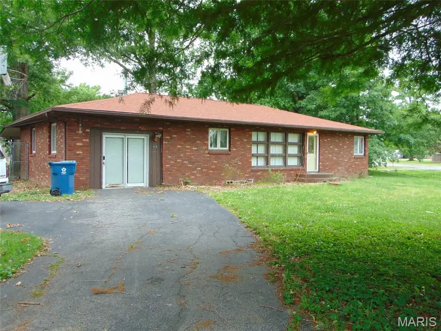 410 East Street, Vergennes, IL 62994 - #3