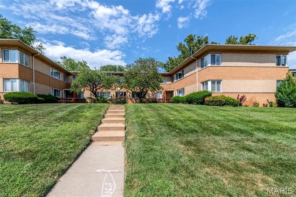 7361 Dale Avenue, Saint Louis, MO 63117 - #1