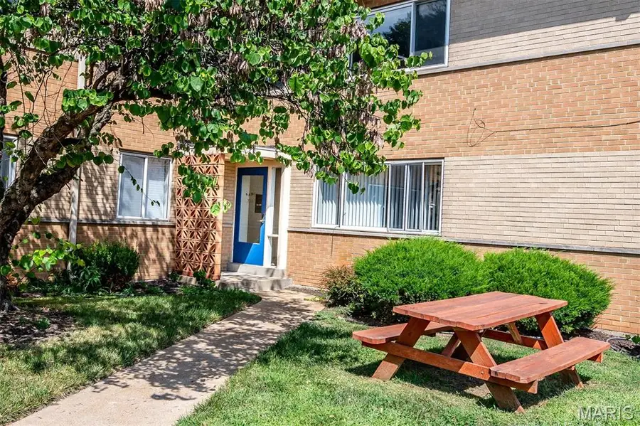 7361 Dale Avenue, Saint Louis, MO 63117 - #2