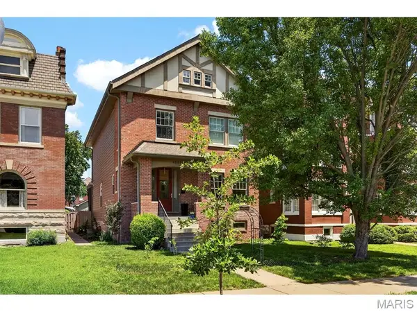 4321 Maryland Avenue, St Louis, MO 63108